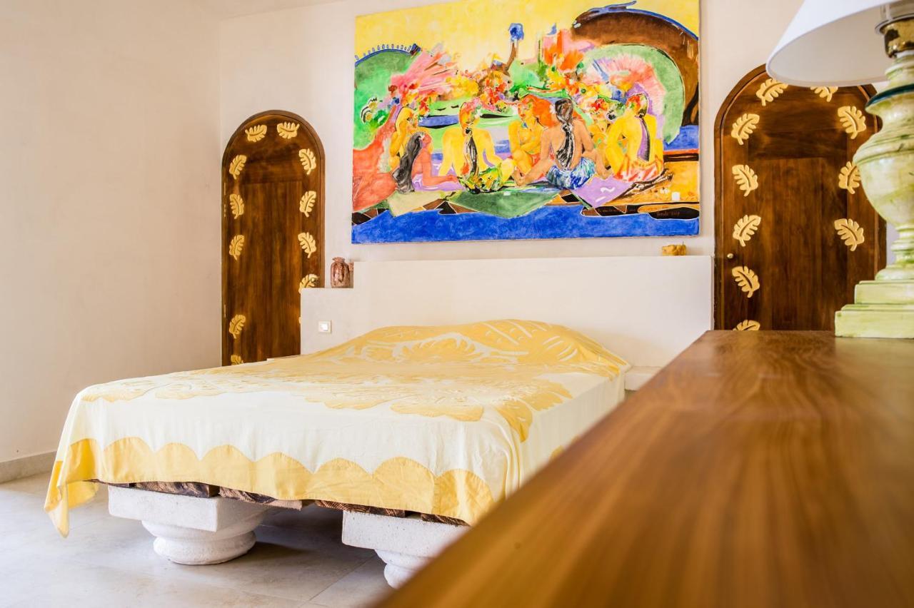 Villa Yrondi โบราโบรา ภายนอก รูปภาพ