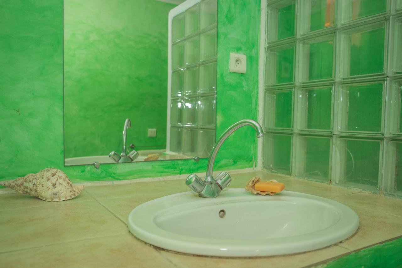 Villa Yrondi โบราโบรา ภายนอก รูปภาพ